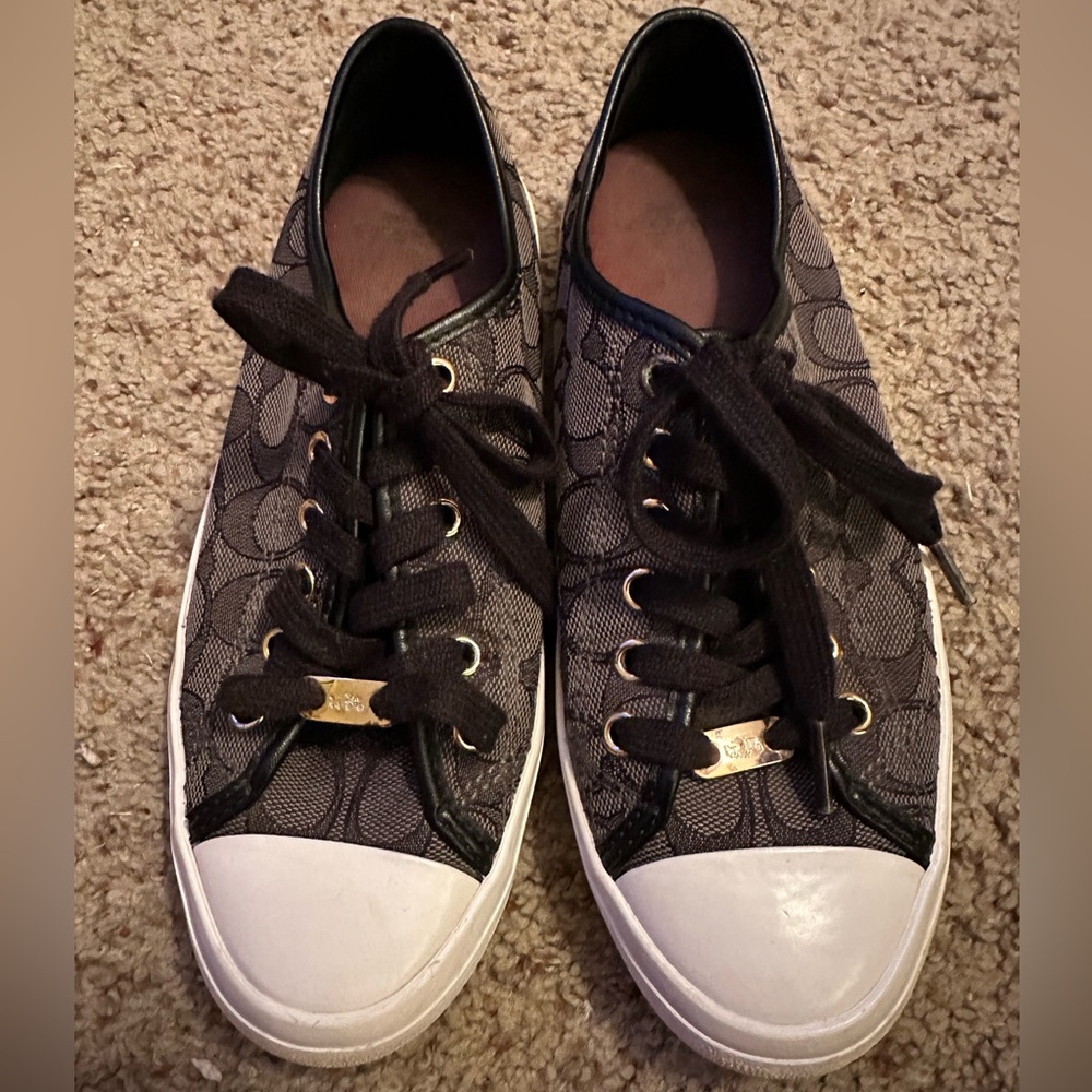 EUC COACH Empire Low Top Logo Sneakers in Women's size 7B, sporty style